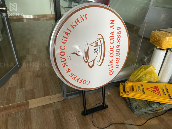 làm hộp đèn quảng cáo Bình Dương