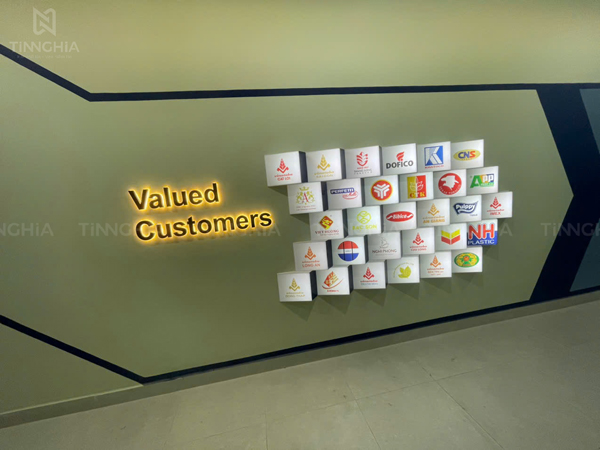 bien-quang-cao-hop-den-mica-tphcm (10) Biển quảng cáo hộp đèn mica TPHCM