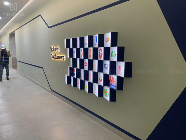 Biển quảng cáo hộp đèn mica TPHCM