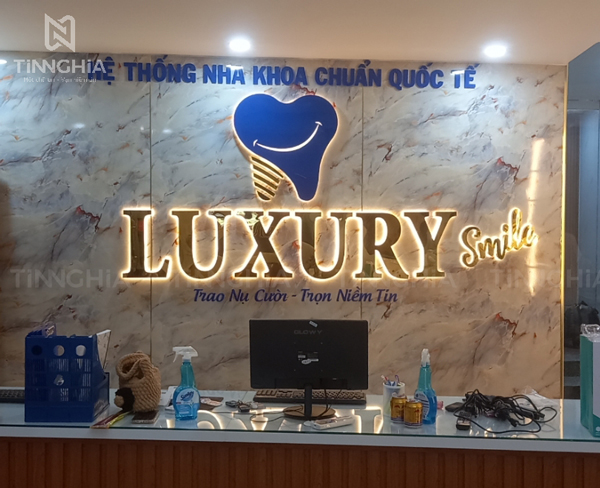 Mẫu Bảng Hiệu Inox Đẹp Cho Phòng Khám