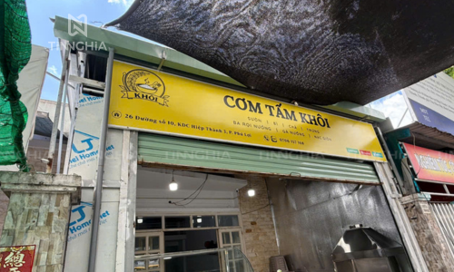 Vì sao quán cơm tấm nên dùng bảng Hiflex?